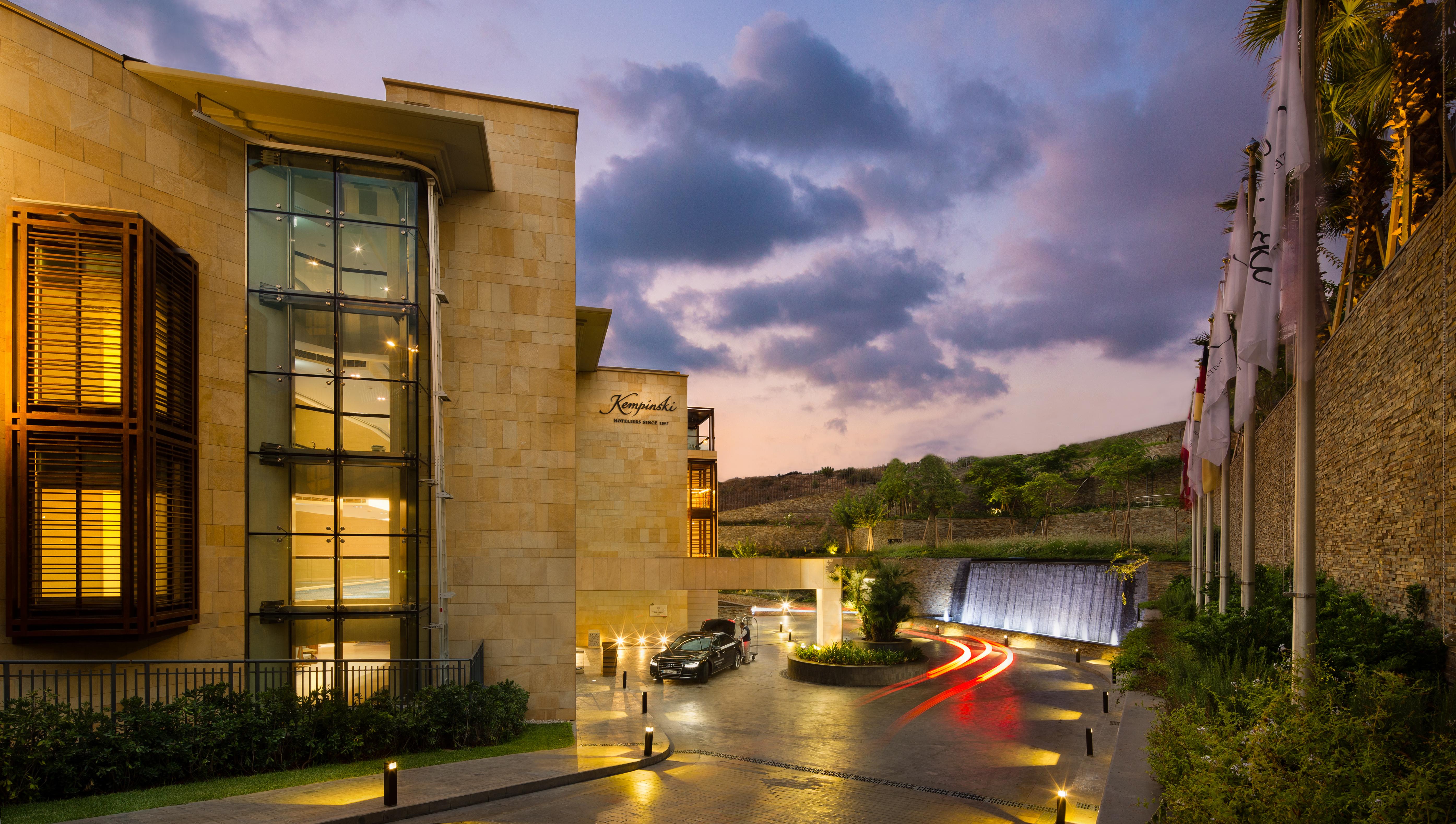 Kempinski Summerland Hotel & Resort Beirut Exterior photo